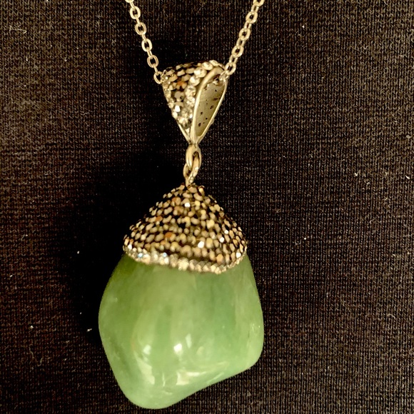 New Elegant green semi-precious stone pendant necklace shiny rhinestones & chain - Picture 2 of 7